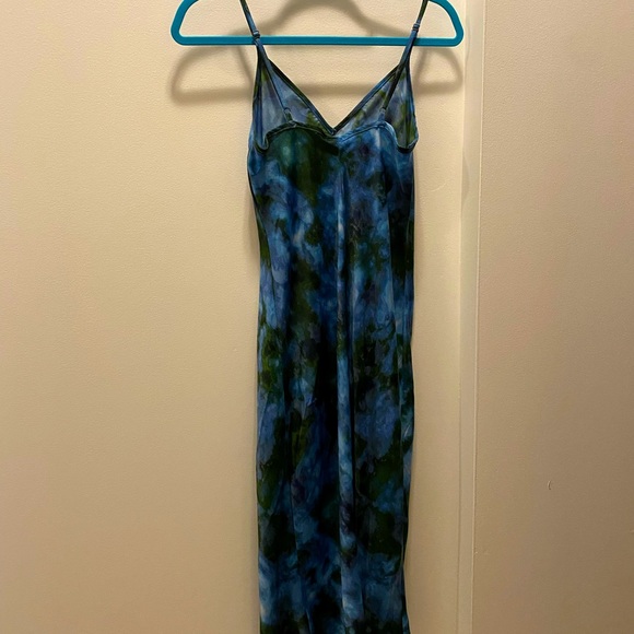 WILD FABLE TIE DYE MIDI SLIP DRESS - Picture 3 of 10
